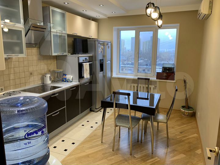 4-к. квартира, 121 м², 9/10 эт.