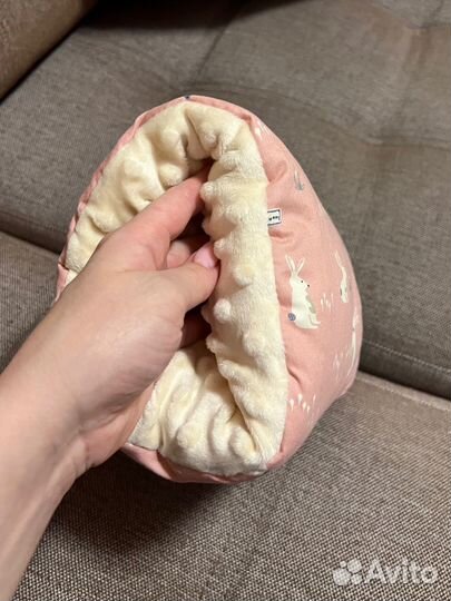 Подушка на руку для кормления малыша