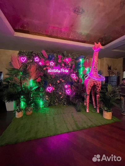 Монтажники декораций