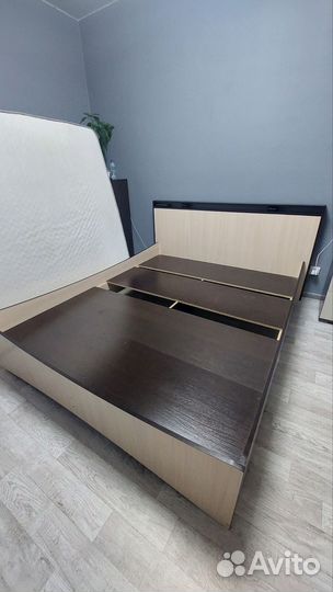 Кровать двухспальная 160 200 бу