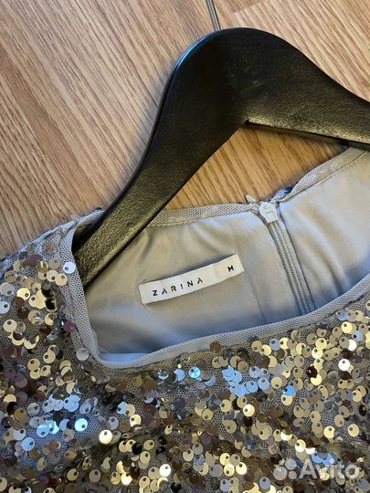 Платье в пайетках Zarina