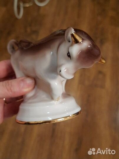 Бык фарфоровый. офз