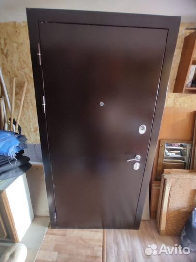 Дверь входная металлическая