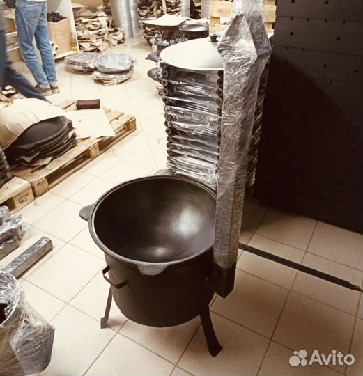 Казан чугунный 22 литра литров с печкой очагом