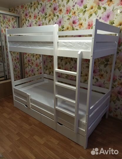 Кровать детская двухъярусная