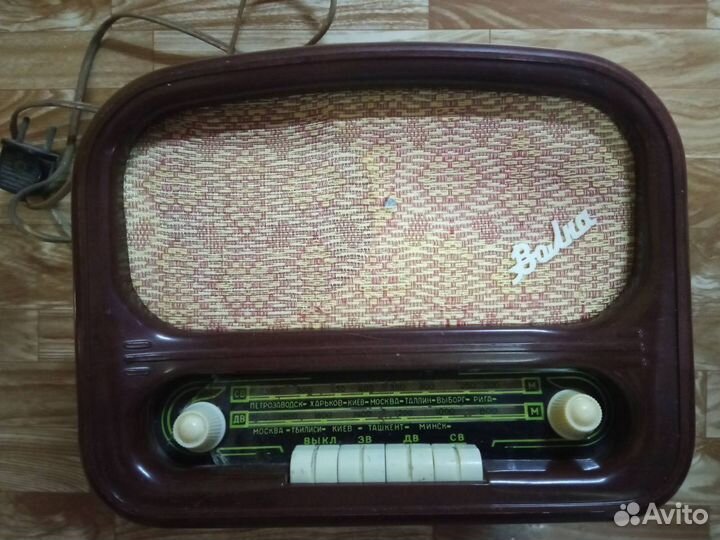 Ретро радиоприемник 