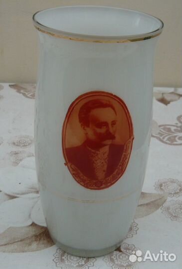 Ваза,матовое стекло