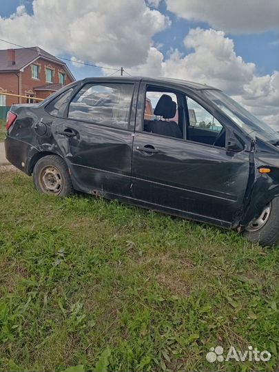 LADA Granta 1.6 МТ, 2012, битый, 250 000 км