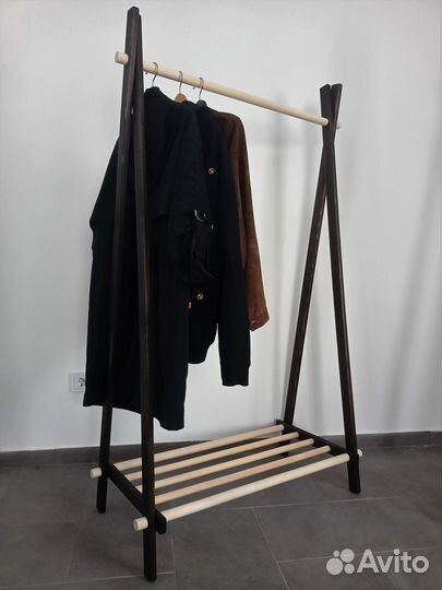 Напольная вешалка для одежды