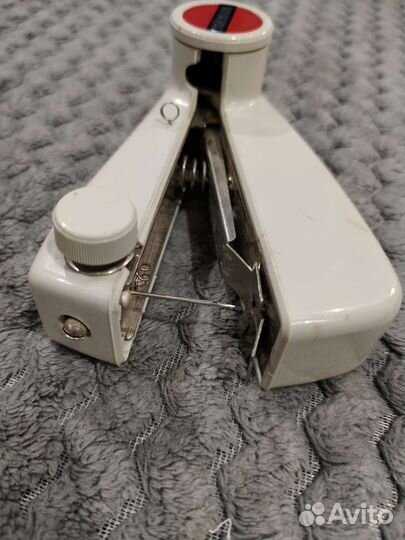 Советская ручная швейная машинка