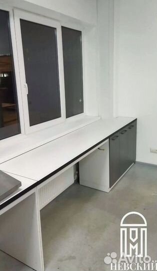 Рабочая зона у окна на заказ