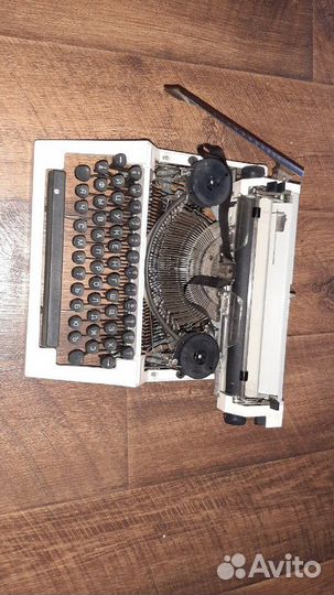 Пишущая машинка Ортех