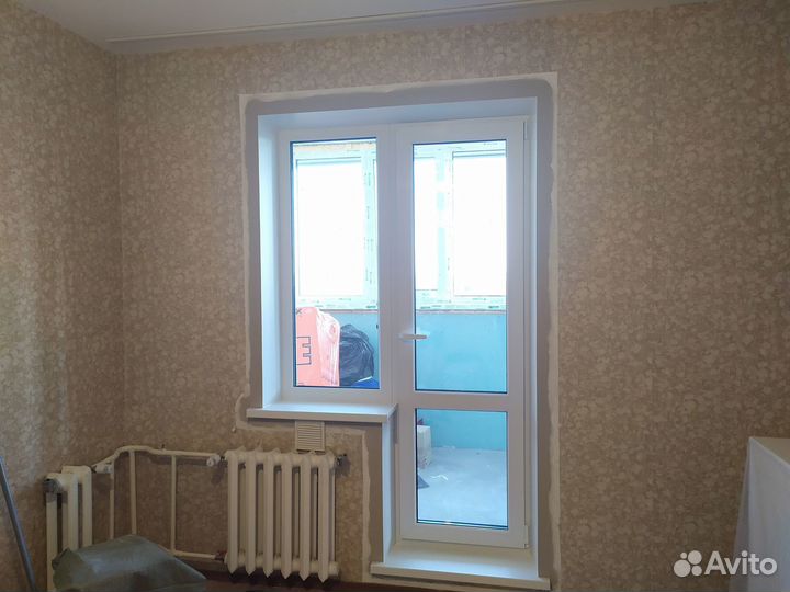 Балконная дверь с окном