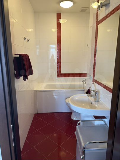 3-к. квартира, 103,4 м², 9/10 эт.