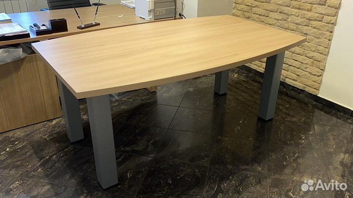 Стол для переговоров. Доставка в Пермь