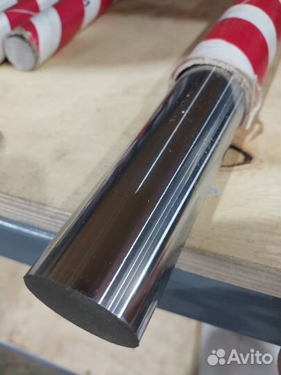 Шток цилиндра 28 мм ск45+твч