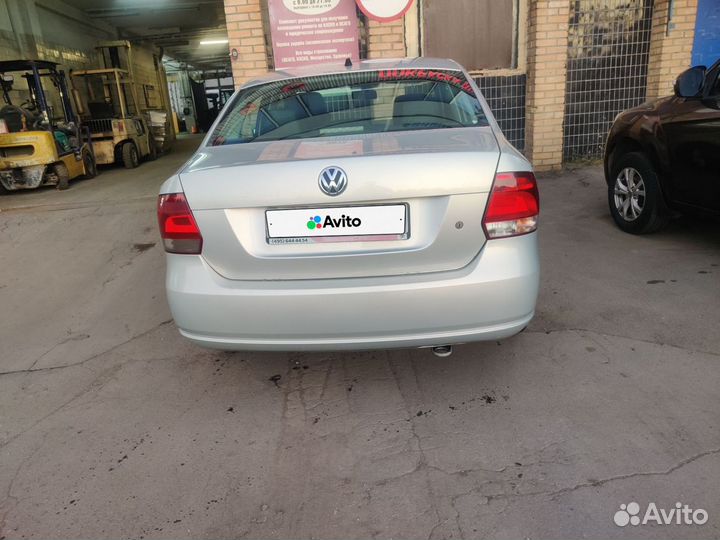 Volkswagen Polo 1.6 МТ, 2014, битый, 248 000 км