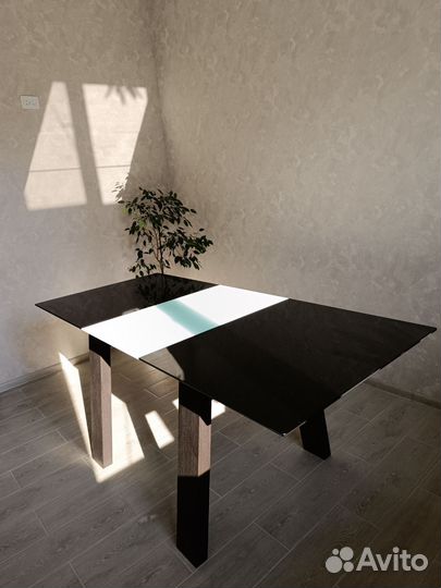 Кухонный стол