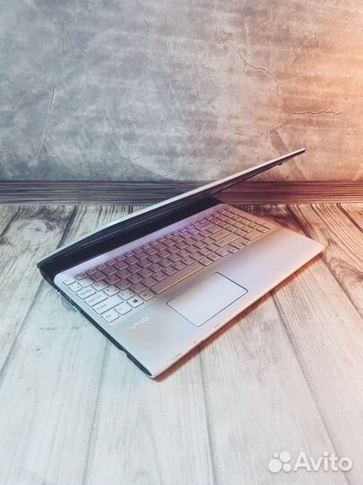 Белый Ноутбук Sony Vaio / 6gb DDR3 / SSD /15.6