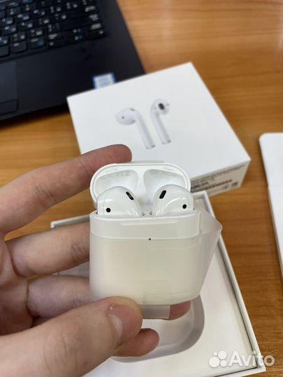 Оригинальные Airpods 2 с беспроводной зарядкой