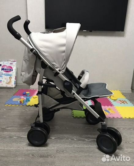 Прогулочная коляска трость chicco