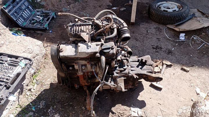 Двигатель с коробкой