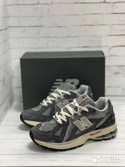 Кроссовки New balance 1906d натуральная замша