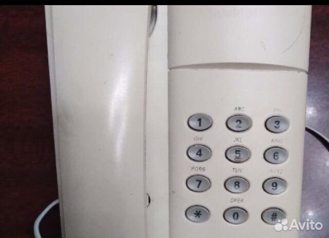 Телефон стационарный, кнопочный