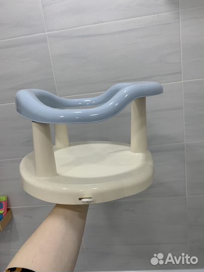 Стульчик для купания и сидение для унитаза