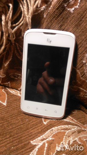 Телефон Fly