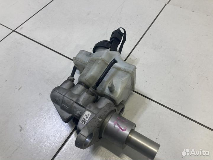 Главный тормозной цилиндр Audi Q3 8UB