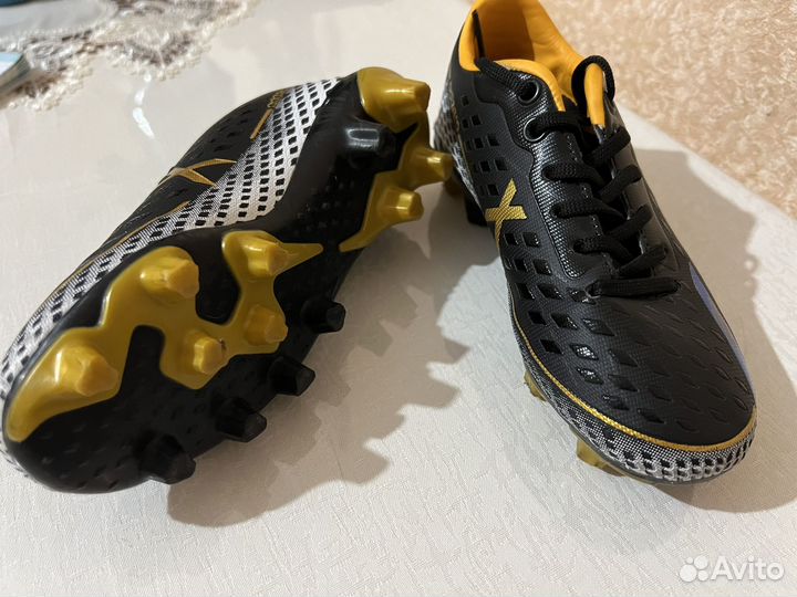 Бутсы футбольные adidas