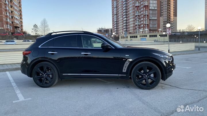 Infiniti QX70 3.7 AT, 2014, 219 910 км