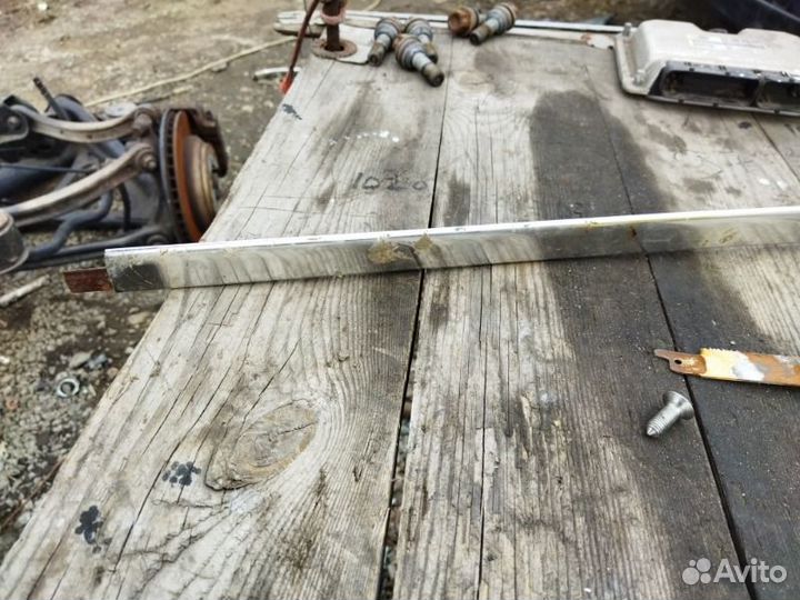 Молдинг крыши левый Volkswagen Touareg 7L6 BMV