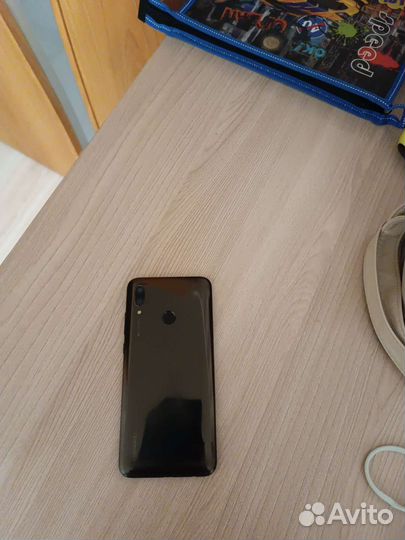 Телефон Huawei P smart 2019