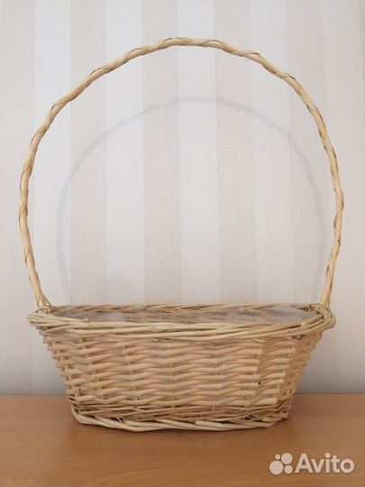 Корзина плетеная