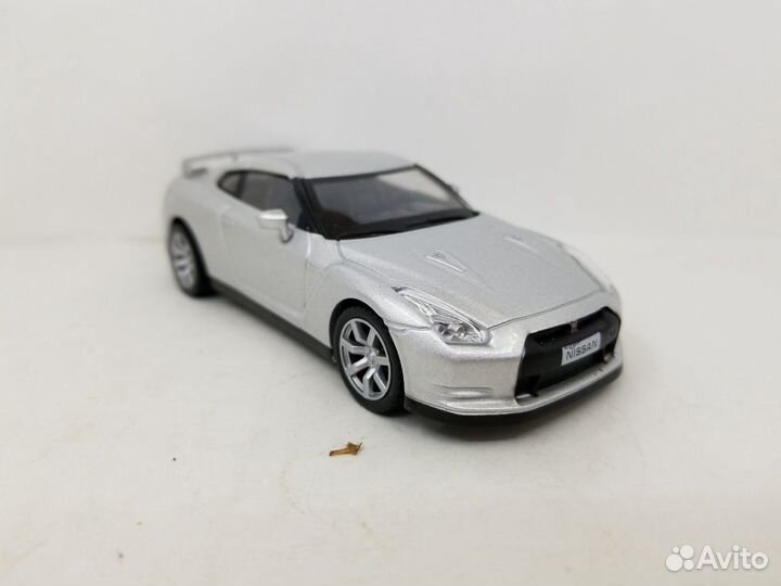Nissan GT-R1:43