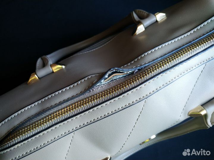 Сумка женская бу с дефектом