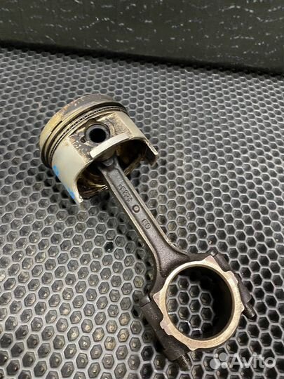 Поршень с шатуном Chevrolet aveo т250 1.2