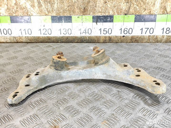 Кронштейн кпп Bmw 7 f03 2008-2015