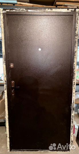 Дверь входная металлическая