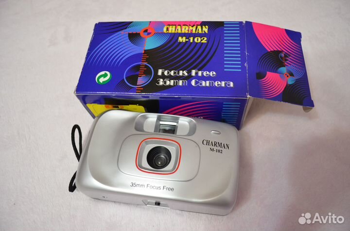 Ретро-фотоаппарат. Работает без батареек