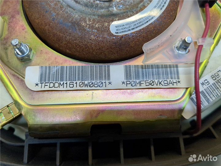 Подушка безопасности водителя Chrysler 300M, 2000