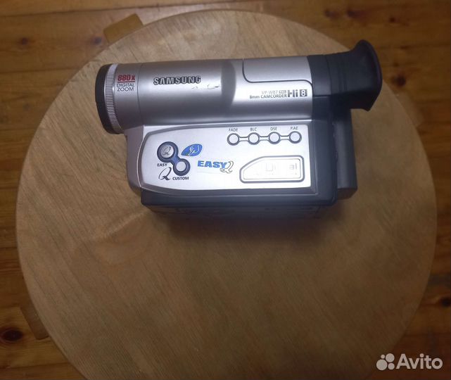 Видеокамера кассетная Samsung VP-W87