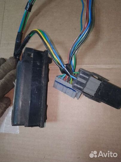 Блок управления стеклоподьемниками Volvo 850