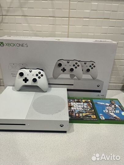 Xbox One S 1Tb 4K + Gta 5