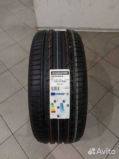 Bridgestone Potenza S001 245/40 R20 99Y
