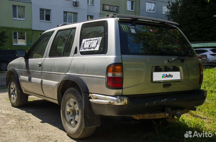 Nissan Pathfinder, 1999
