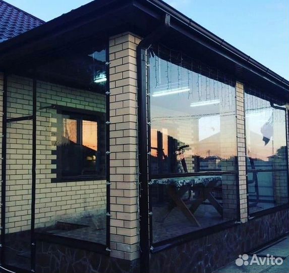 Безрамное остекление беседки