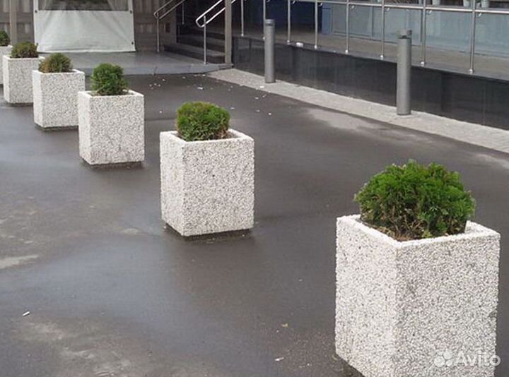 Вазон уличный